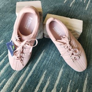 K-Swiss Classic Court NWT triple pink